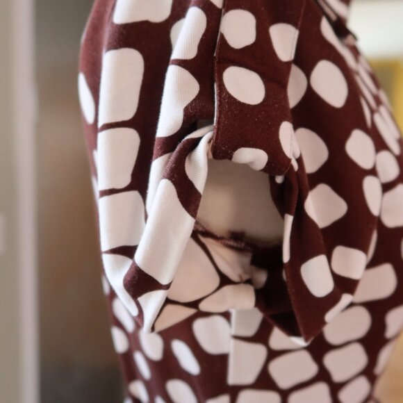 Diane von Furstenberg DVF $285 "Jilda" 100% silk wrap blouse top brown/ivory 2 - Picture 9 of 16